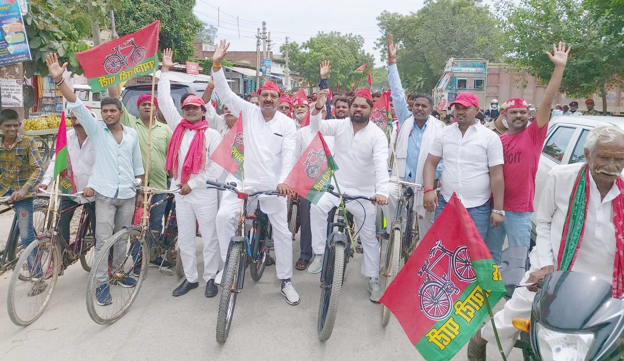 In the cycle yatra, SP leaders counted the flaws of the government