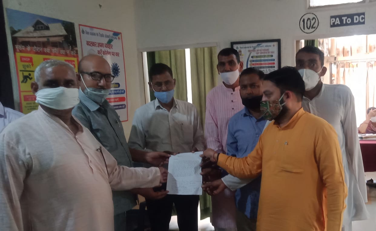 Villagers in trouble due to no cut on the highway