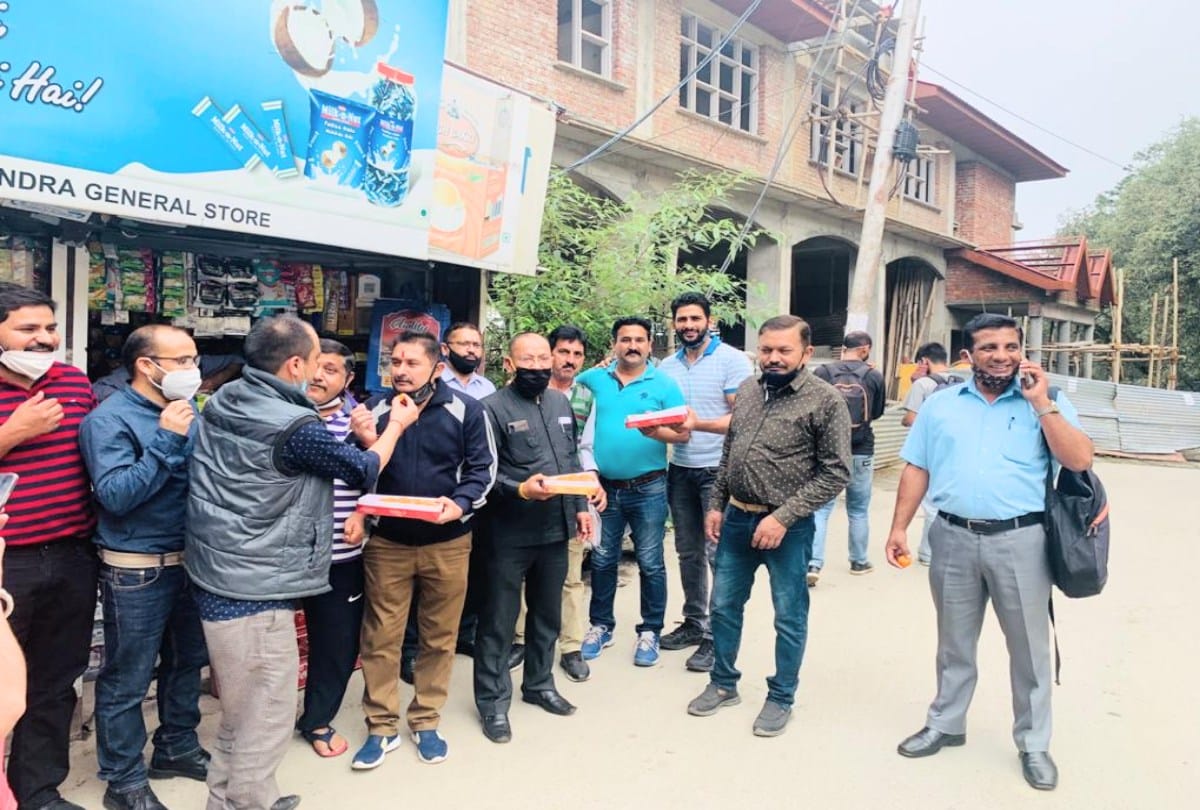 Shimla: Hockey players celebrate on winning bronze in Olympics