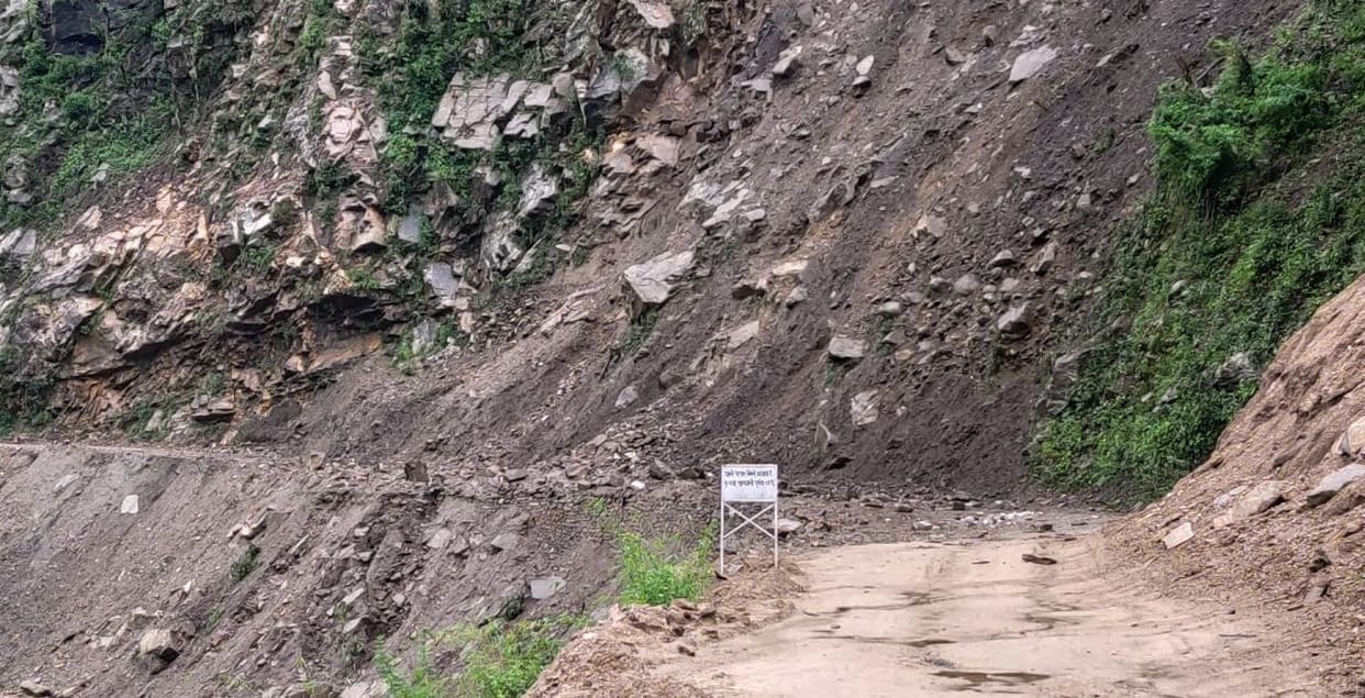 Rudraprayag-Gaurikund highway remained blocked for two hours