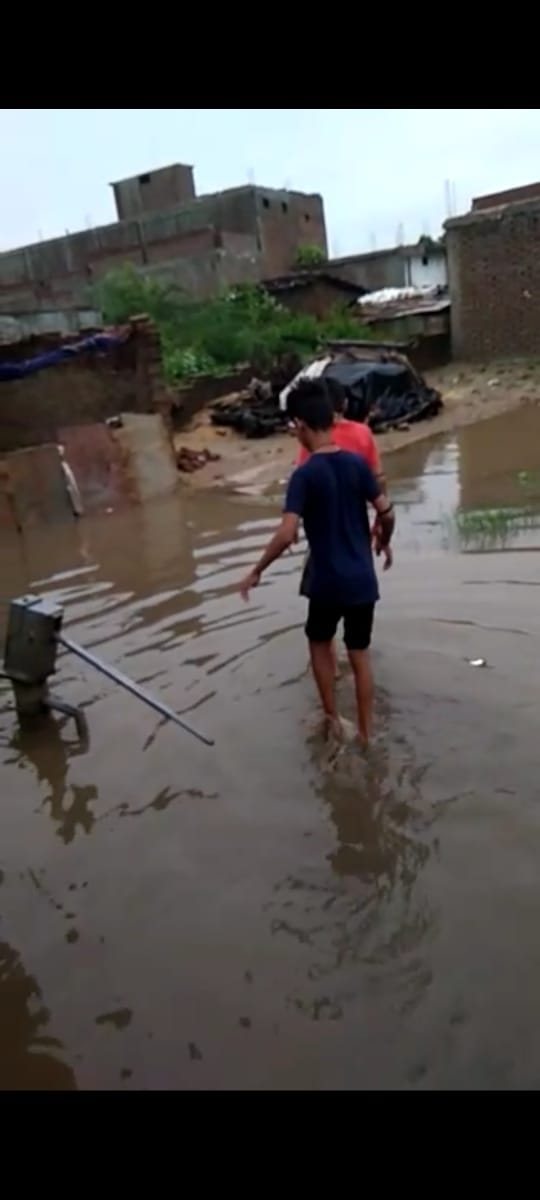 handpump, polluted water, colony pipri