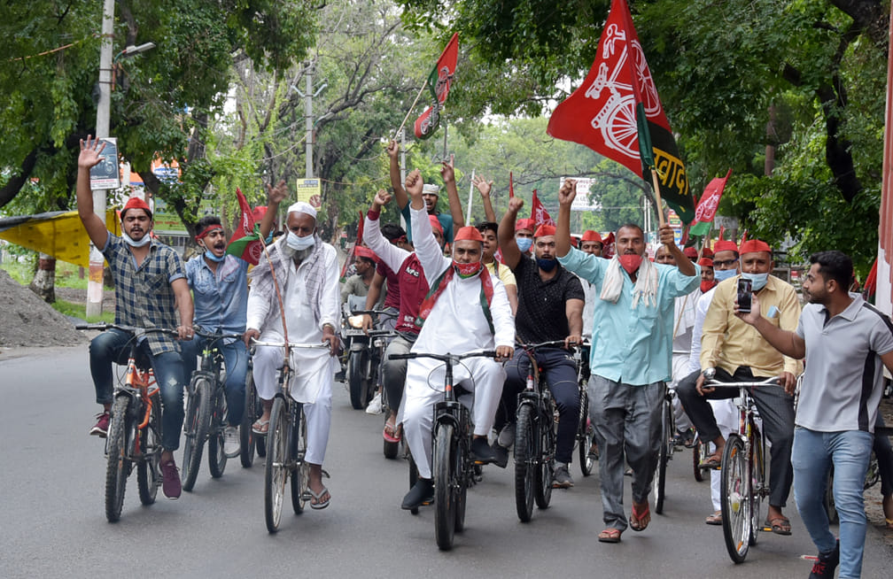 Expressed opposition to the policies of the government by taking out a cycle tour