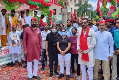 Akhilesh Yadav says SP can win 400 seats in Uttar Pradesh.