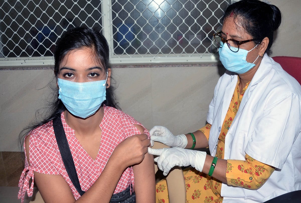 India will have 27-28 crore vaccine doses in october Excluding vaccines of Biological E and Zydus Cadila Corona Vaccination All Updates