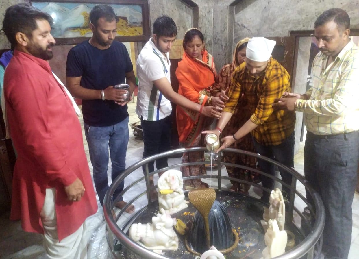 Shivling had manifested itself in Bhu Pataleshwar temple
