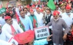 नारी सुरक्षा की मांग को लेकर सपा ने निकाली साइकिल रैली में सामिल पूर्व सांसद चंद्रपाल यादव. जिलाध