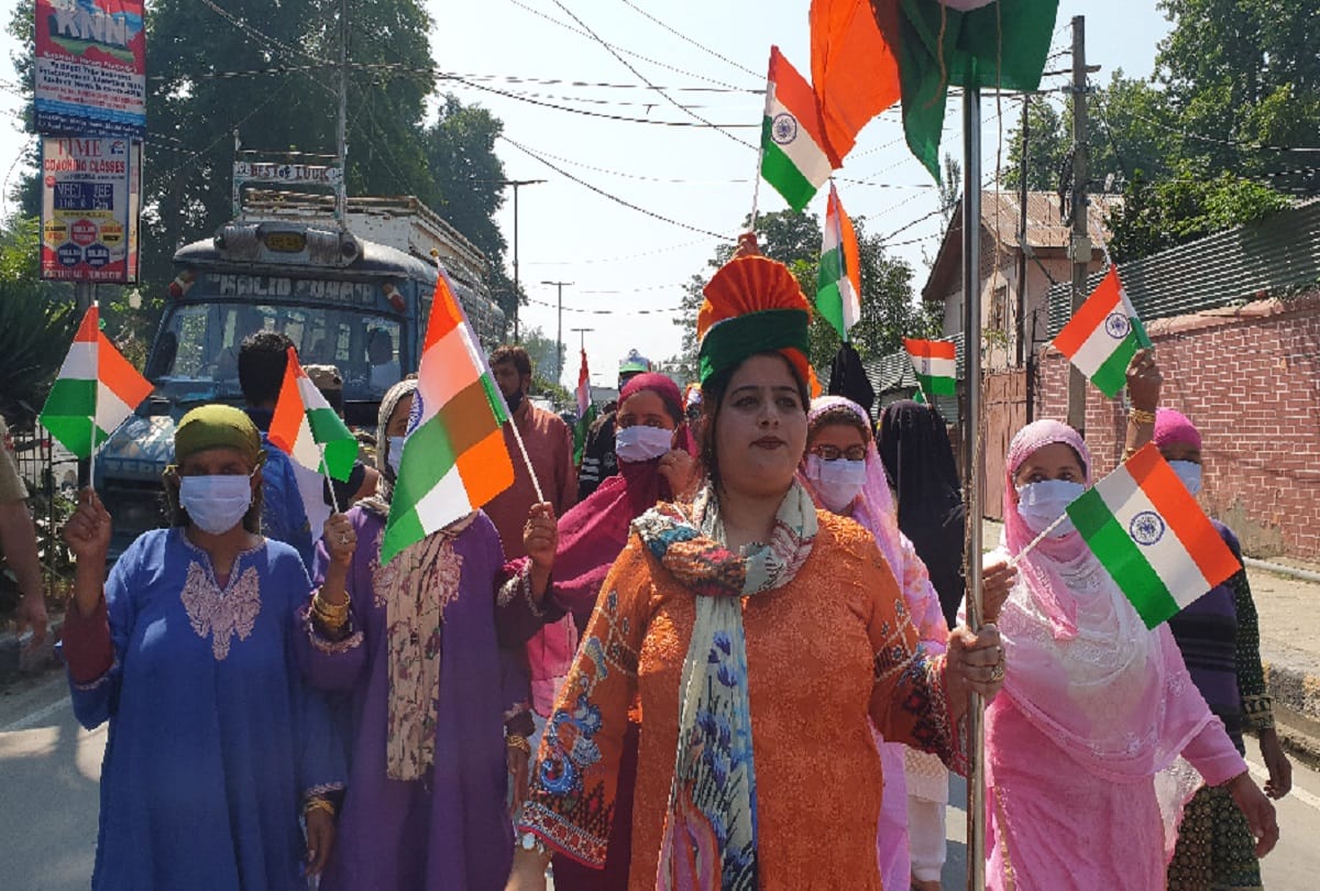 Jammu kashmir News : Winds of separatism gone out tricolor everywhere in the valley
