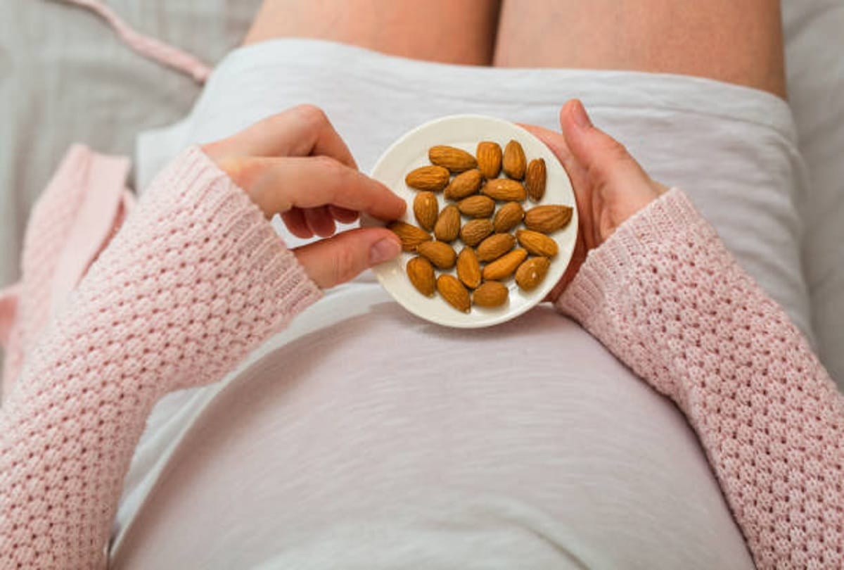 Health benefits of Almonds for pregnant women