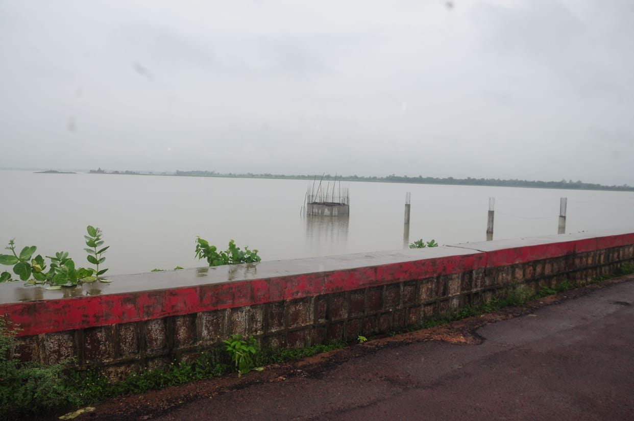 continues raining, water lavel increased