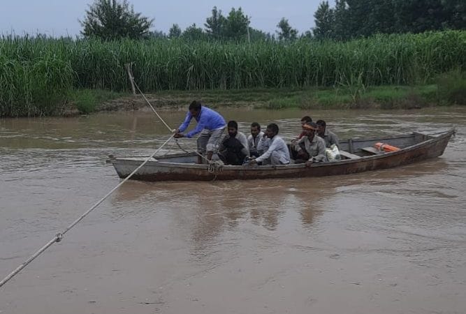 solani river again in spate due to water released from uttarakhand