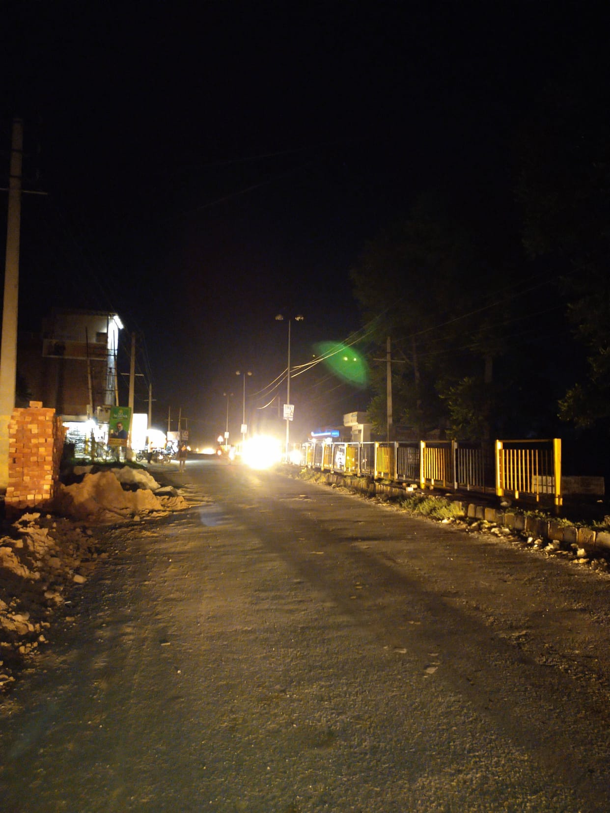 Not getting the benefit of complaint, dark on Bhattu Road for 15 days