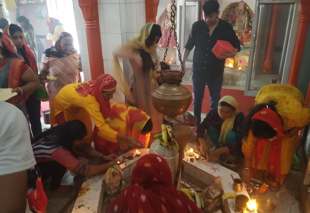 Devotees performed Jalabhishek of Bholenath on Shivratri