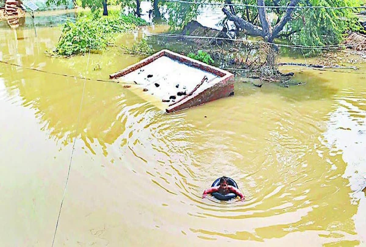Chambal river water level decreasing in Agra