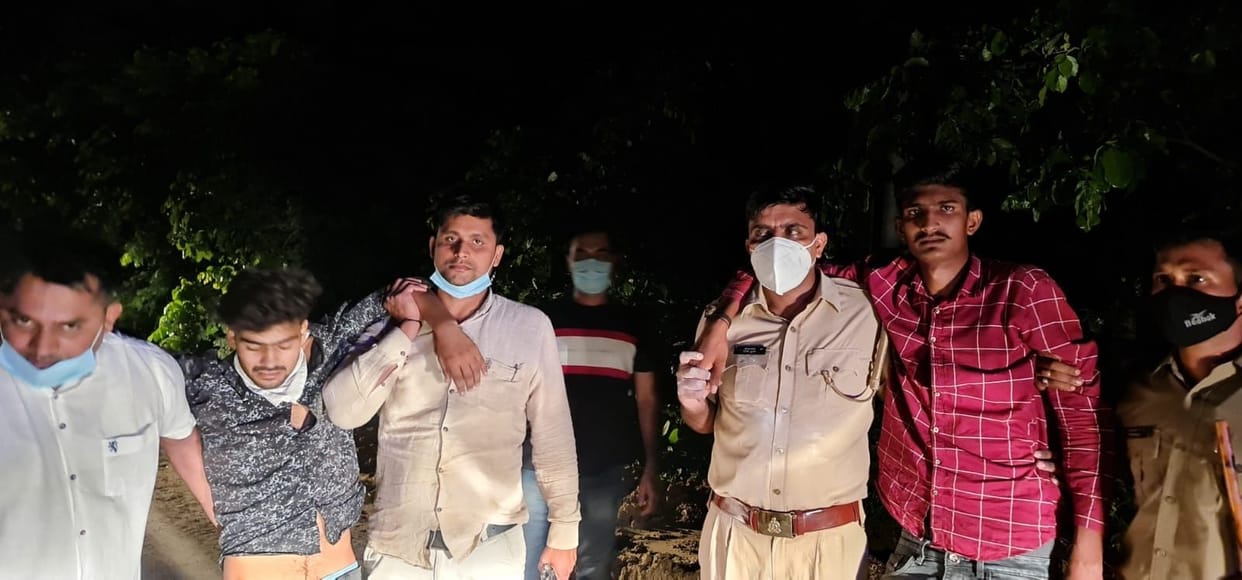 Made frindship with CA on blued app, called him and robbed his car-mobiles