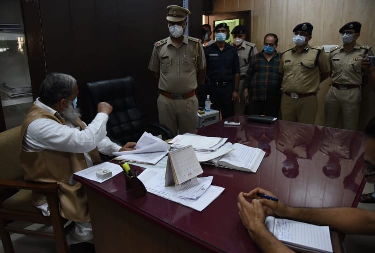 Haryana Home Minister Anil Vij Inspection in Sector 5 Police Station of Panchkula  