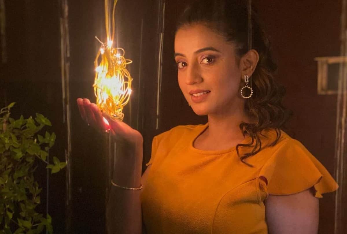 bigg boss ott fame bhojpuri actress akshara singh talk about her toxic relationship with ex boyfriend says he sent boys for acid attack