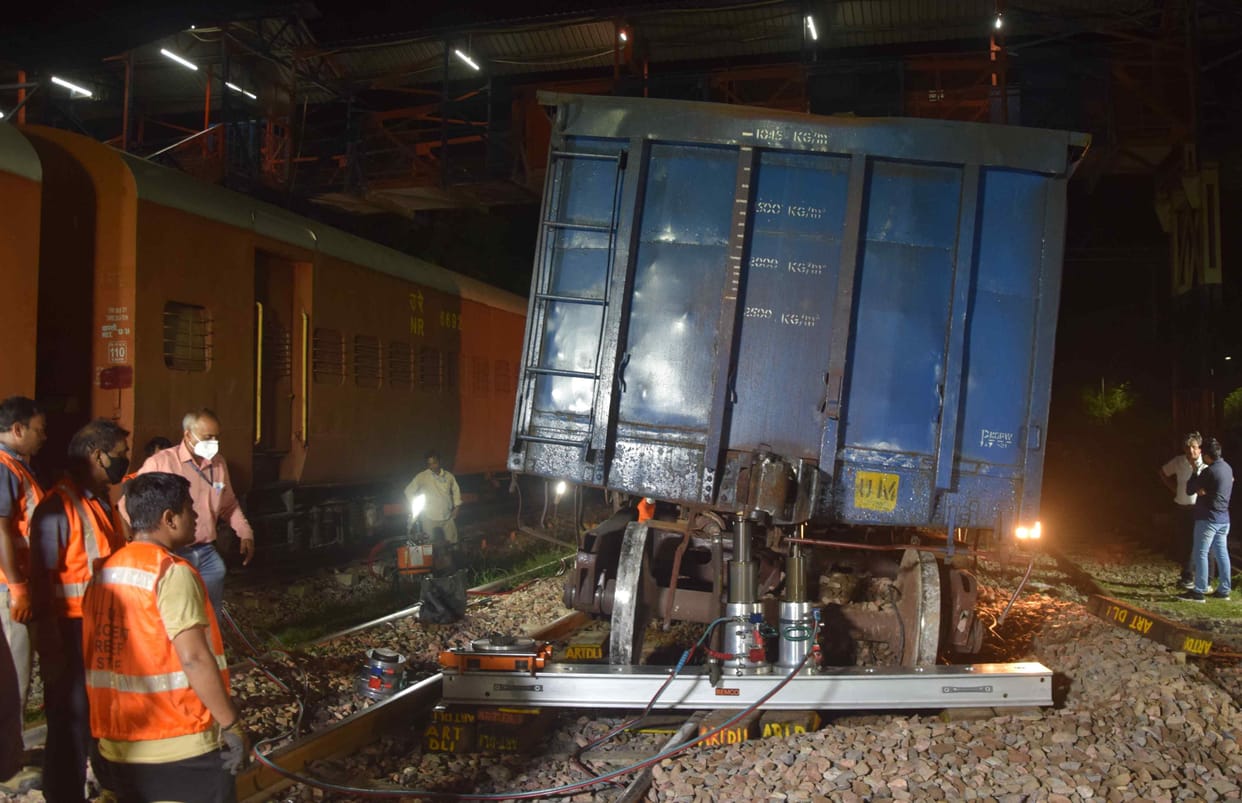 Delhi's six-member team arrived, checking the tracks for seven hours