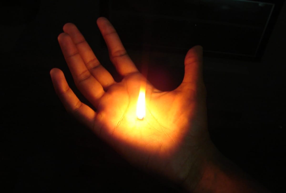 husband suspicious to wife ordeal by burning camphor and after both drink poison in gorakhpur