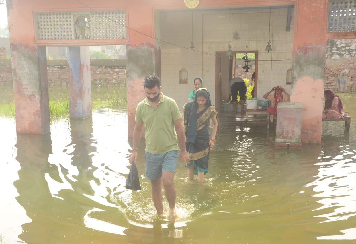 Temple devotees reached after passing through contaminated water, performed Jalabhishek