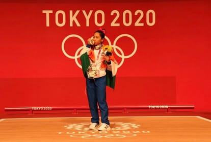 Mirabai Chanu wins historic Gold Medal in Birmingham Commonwealth Games 2022 with world record