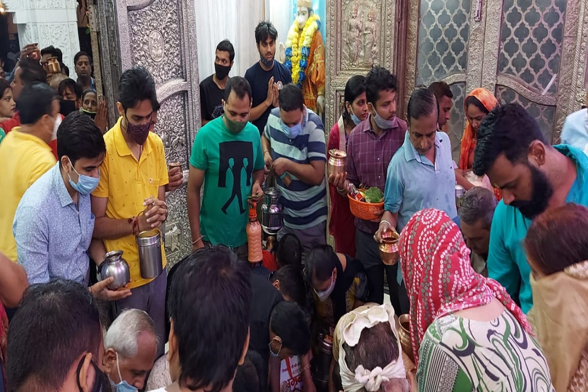 Sawan Shivratri 2021: Shiva devotees offer prayers at the historic Aughadnath temple in Meerut and see photos