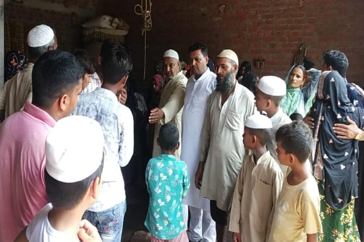 UP News: Dogs attacked and killed a boy of 12 year old in a village in Saharanpur and see photos