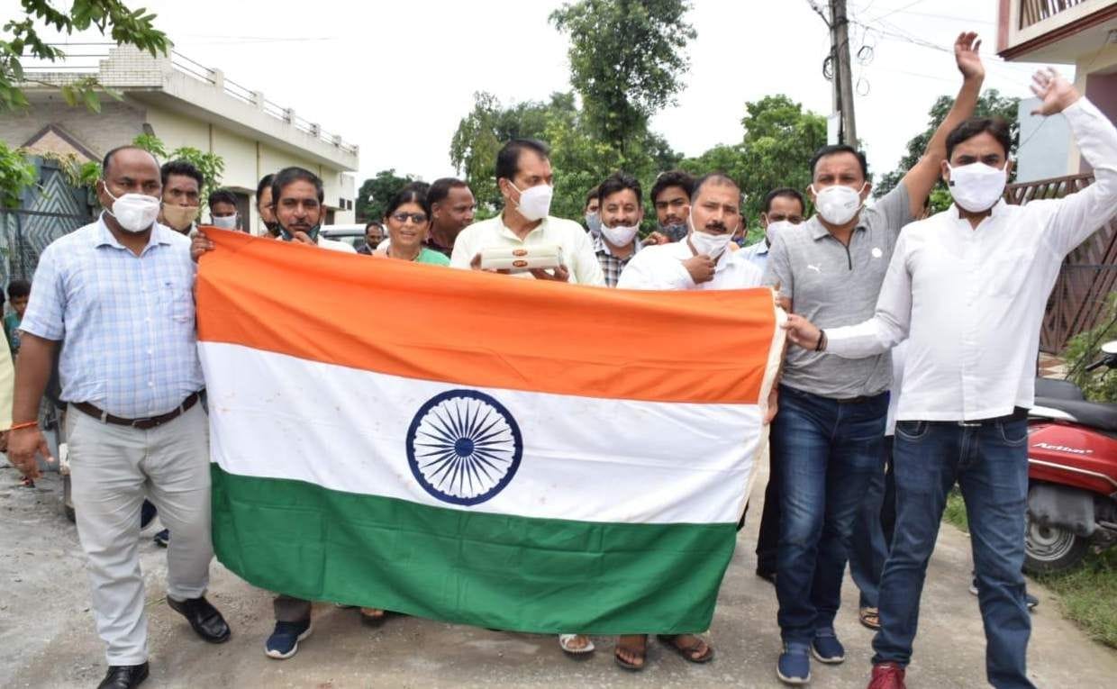 Hockey team boosted by tricolor rally