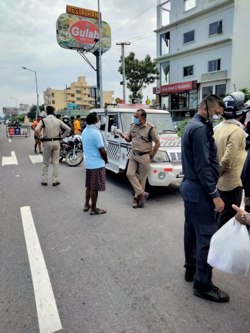 haridwar news : police CPU removed pressure horn from vehicles of other states who came to collect ganga jal