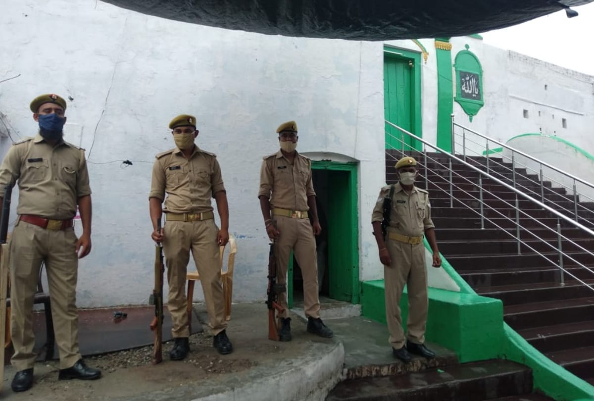 sambhal at old temple praying tense situation heavy force deployed