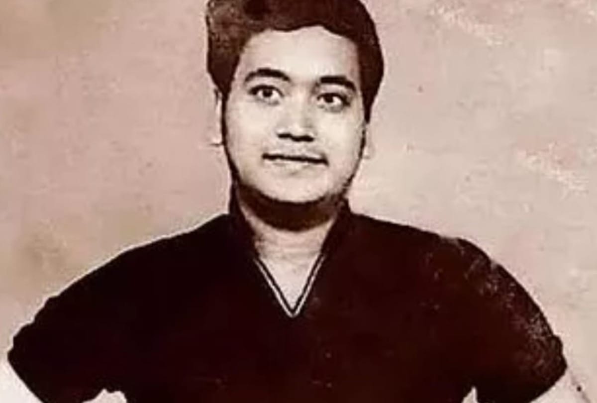 lata mangeshkar to asha bhosle these singers looks different in their old pictures see photos