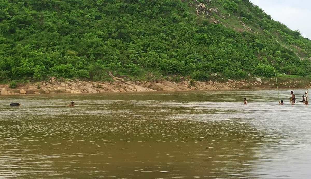 Two cousins drowned while taking bath in river one died in Sonbhadra