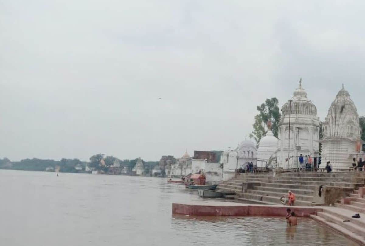Yamuna river water level decreasing in Agra