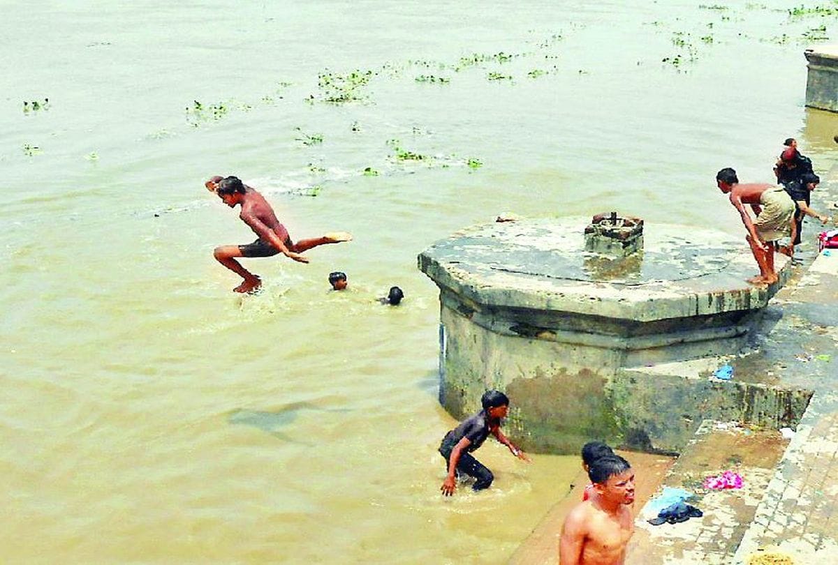 Yamuna river water level decreasing in Agra