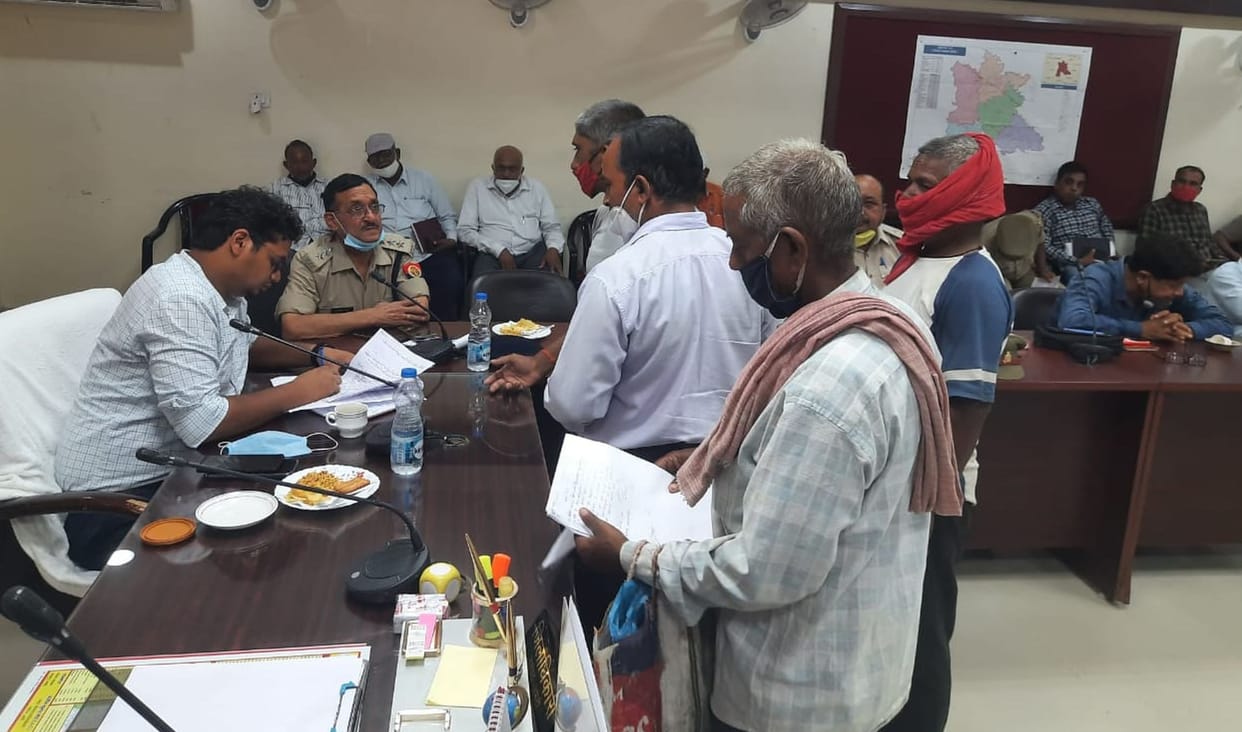 lekhpal suspended, notice to 20 officers