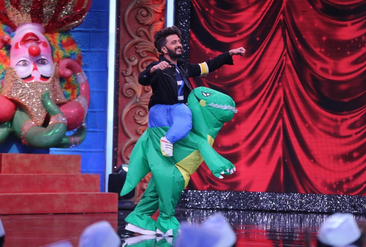 Riteish deshmukh and genelia will be seen as special guests in Zee Comedy show
