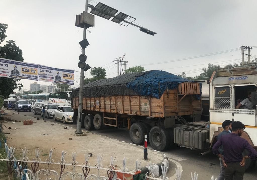 Due to the examination of head constable, there was a jam situation in the city for the whole day.