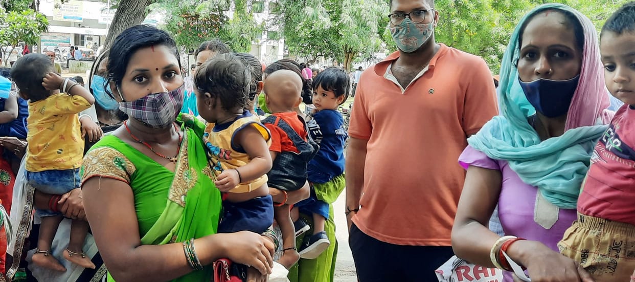 Trouble: Reached the vaccination center for the third time with a seven-month-old child