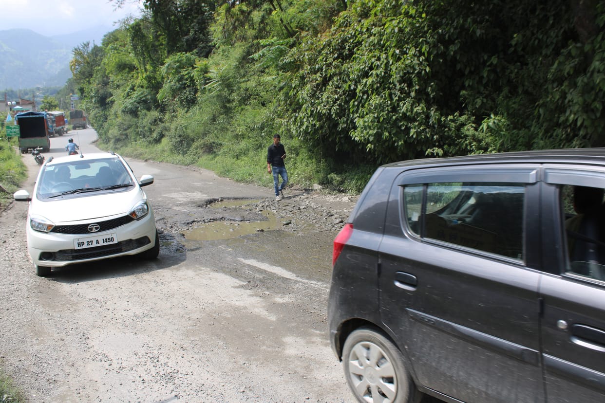 Traveling on Bharmour-Pathankot NH is not free from danger