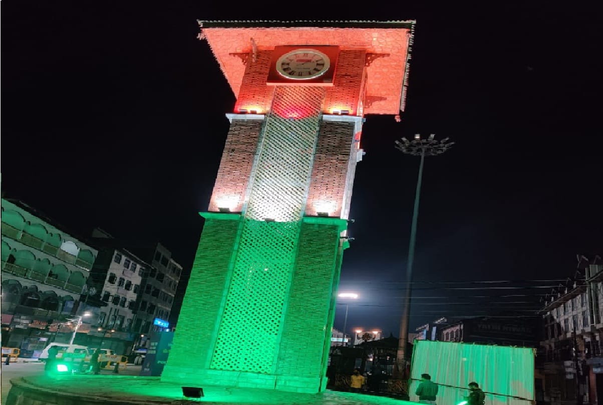 Jammu-Kashmir: Preparations in full swing for Independence Day celebrations, bell tower of Lal Chowk in Srinagar lit up with tricolor, see photos