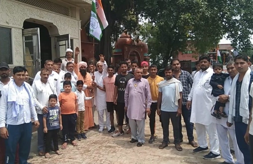Farmers leave for Singhu border taking Dak Kanwar from Naultha