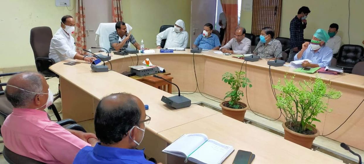 take action against drainage encroachment,  intruction by dm