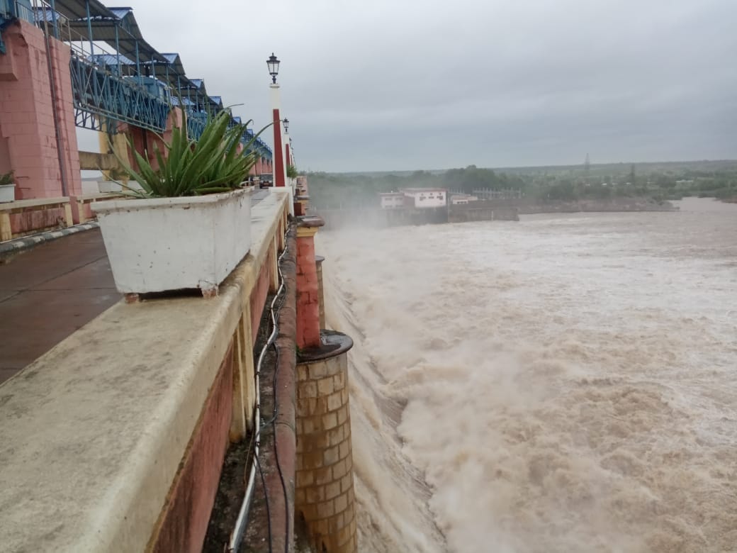 2.92 cusec water released from matatila dam