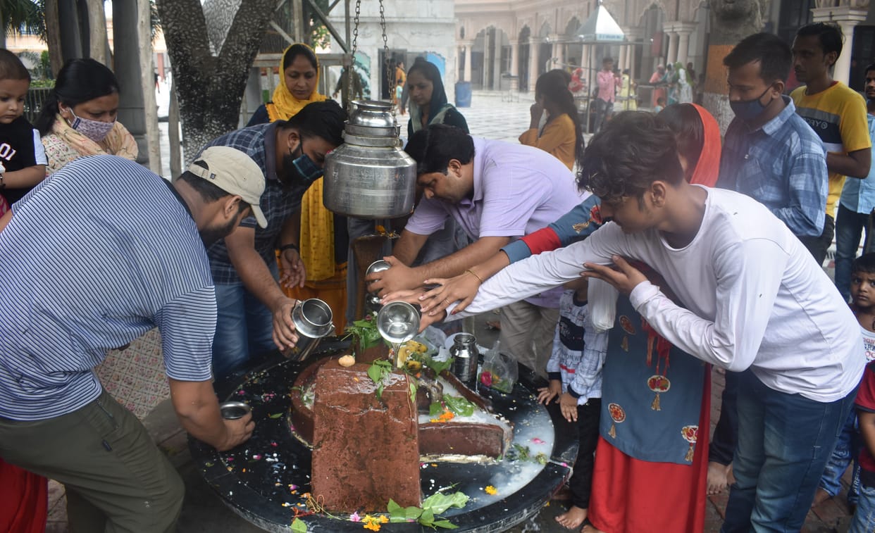 Jalabhishek done on Shivratri, echoed Bholenath's cheers