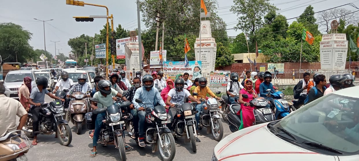 due to the constable recrutmenet jam on the strees of the city