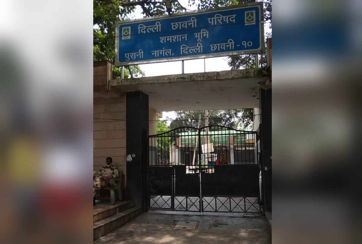 Delhi 9 year old girl assault and murder police and accused pandit both tell different version