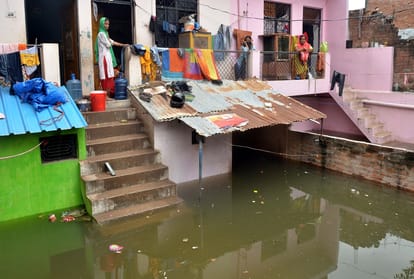 Alert in Prayagraj: Ganga Yamuna reached near danger mark