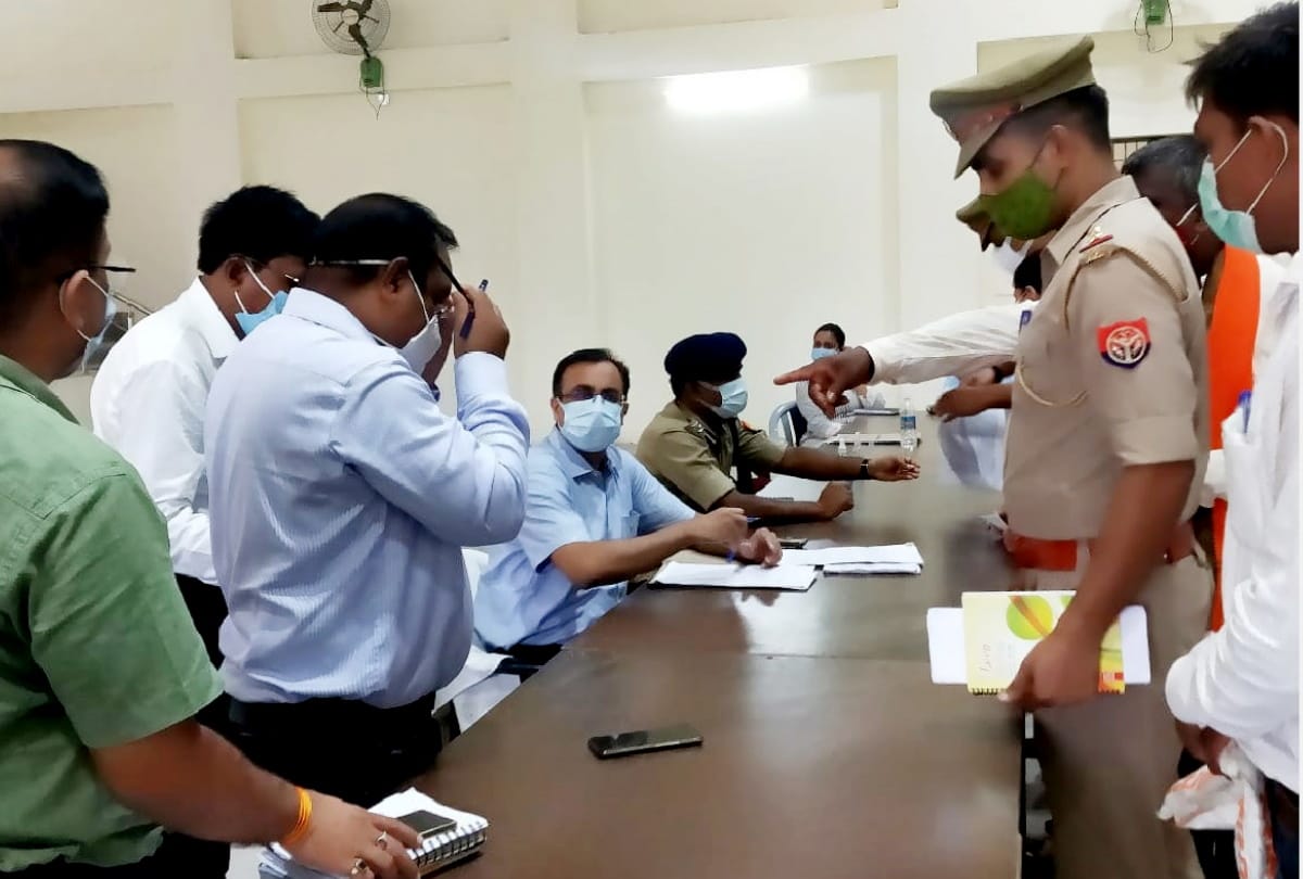 Inspector Chaurichaura suspended