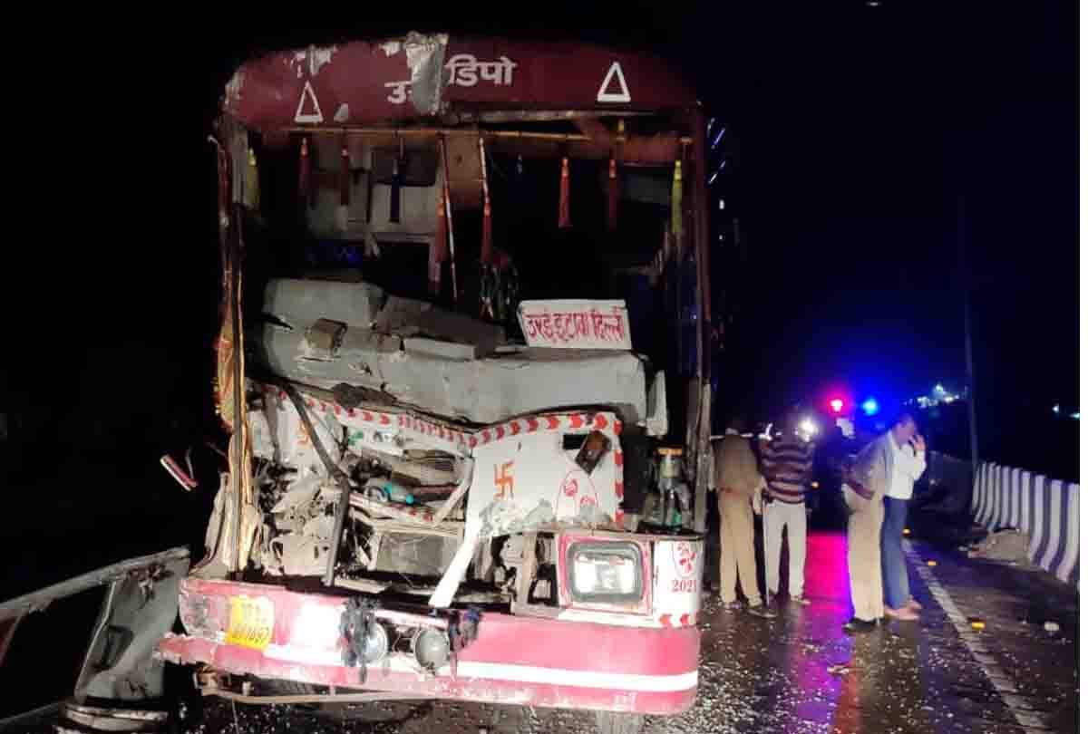 Road accident in Auraiya: Roadways bus collided with truck, 10 passenger injured