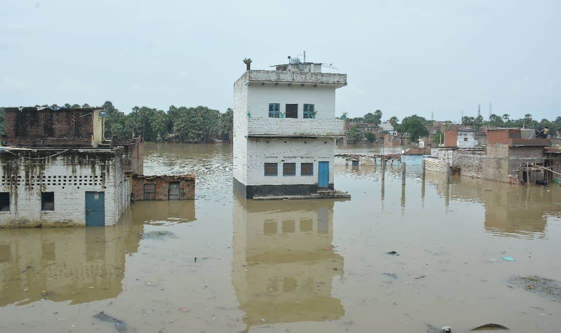 Ganga water level is about danger mark in varanasi flood condition  Varuna due to reverse flow hundreds of families faces difficulties