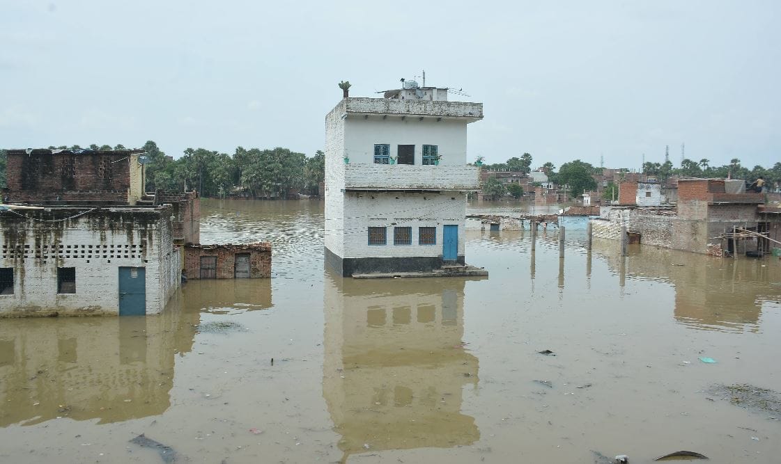 Ganga water level is about danger mark in varanasi flood condition  Varuna due to reverse flow hundreds of families faces difficulties